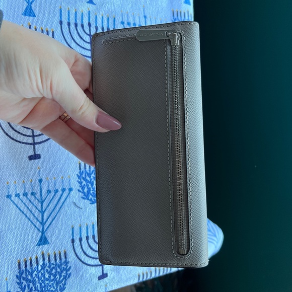 Michael Kors long wallet - Picture 6 of 6